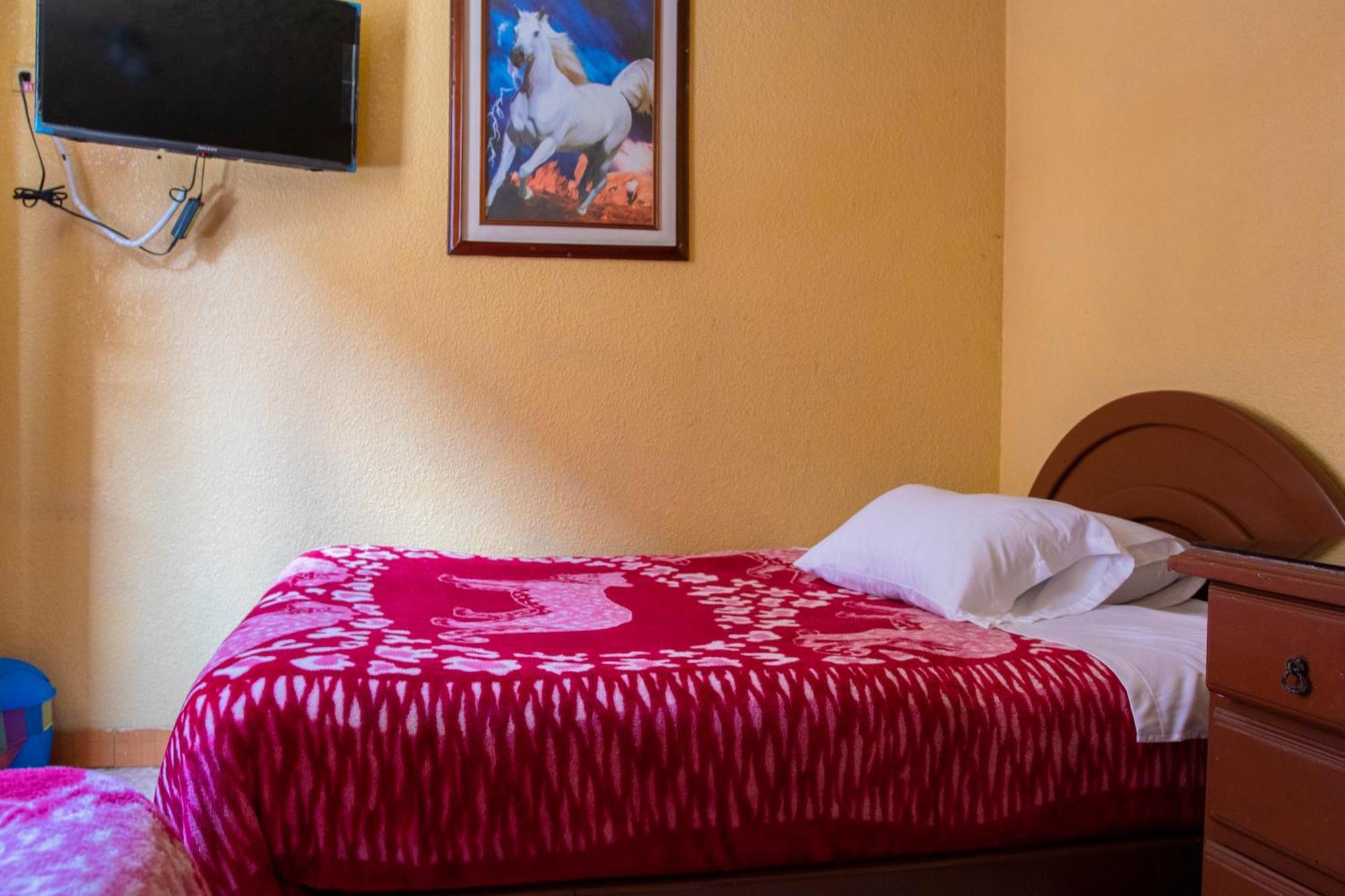 Hostal Carlos Luis Quito Exterior foto